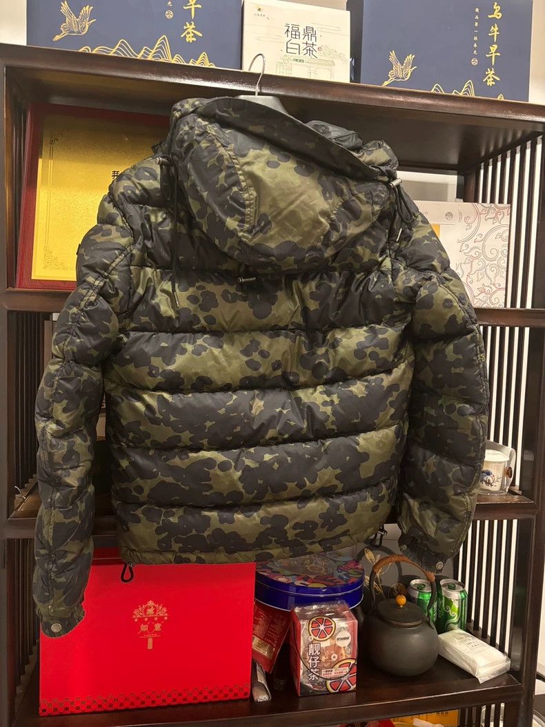 Burberry Burberry Camouflage Padded Jacket M Size Size US M / EU 48-50 / 2 - 2 Thumbnail