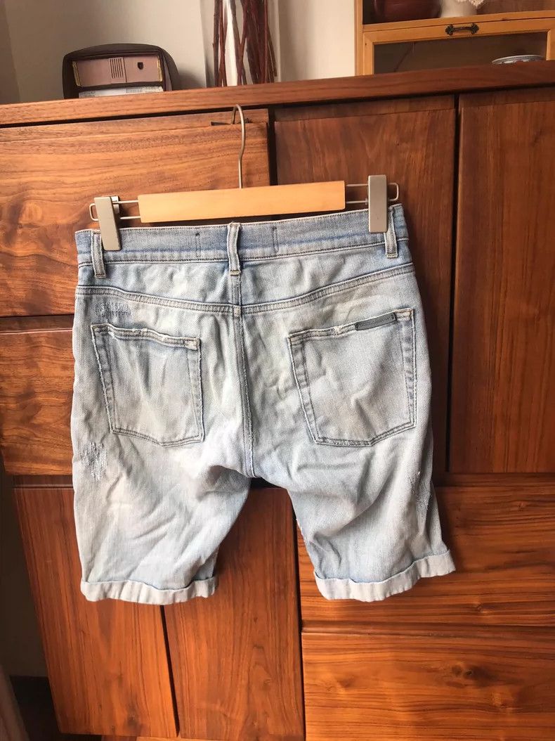 Dolce & Gabbana Dolce Gabbana Distressed Denim Shorts Size 44 Size US 44 / EU 60 - 2 Thumbnail