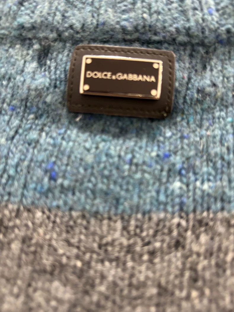 Dolce & Gabbana Thick Wool V-neck Sweater from DG Size US L / EU 52-54 / 3 - 3 Thumbnail