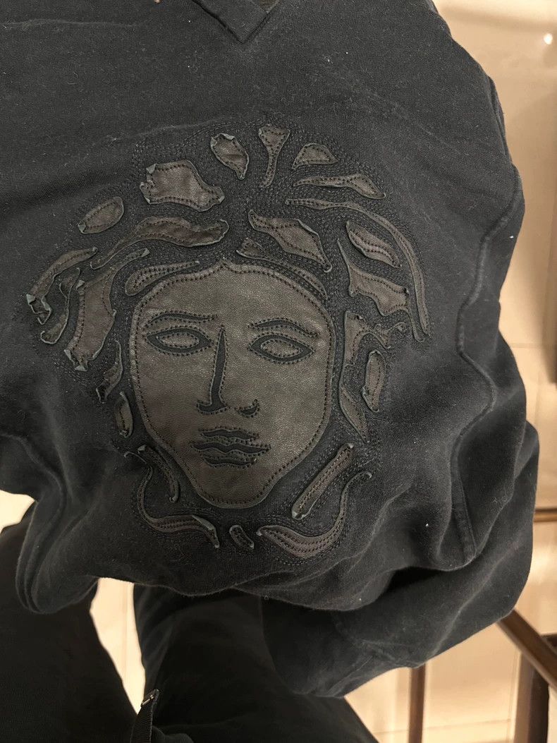 Versace Versace Black Long Sleeve Sweatshirt Medium Size Size US M / EU 48-50 / 2 - 3 Thumbnail