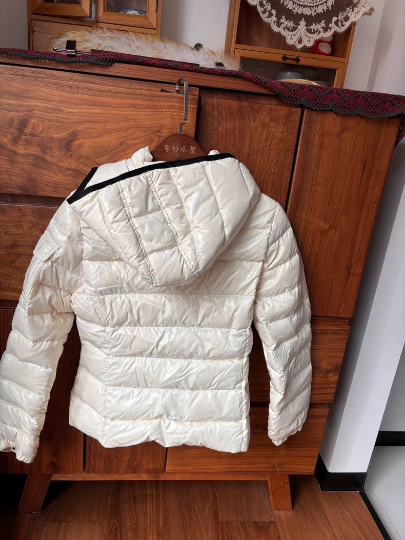 Moncler Moncler Girls' Lightweight Jacket with Minor Stains Size US M / EU 48-50 / 2 - 2 Thumbnail