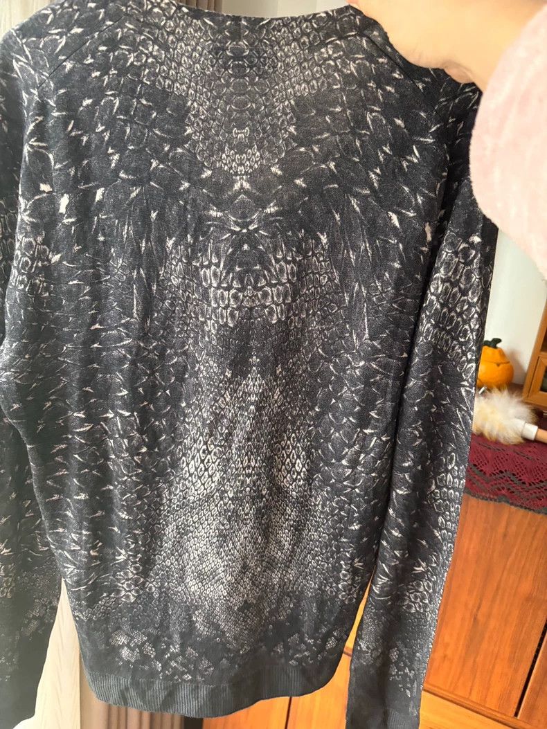 Alexander McQueen McQueen Black Wool Sweater with Snake Print Size US M / EU 48-50 / 2 - 5 Thumbnail
