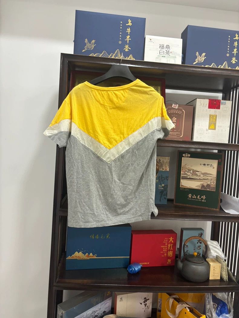 Valentino Valentino Short Sleeve T-Shirt with Flaw Size US S / EU 44-46 / 1 - 2 Thumbnail
