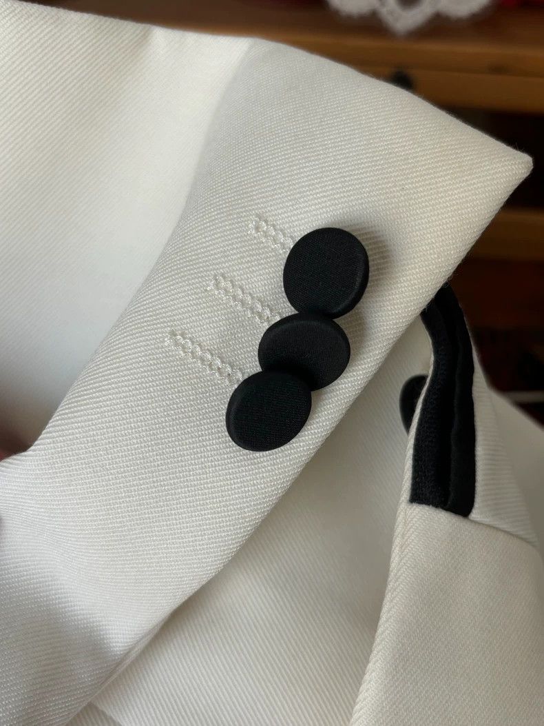Emporio Armani Boss Red Label White Blazer with Black Accents Size US L / EU 52-54 / 3 - 5 Thumbnail
