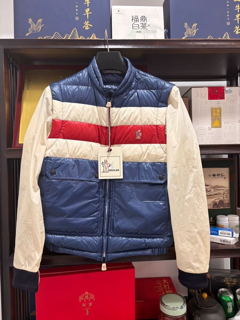 Moncler Moncler Padded Vest with Stripes Size US M / EU 48-50 / 2 - 3 Thumbnail