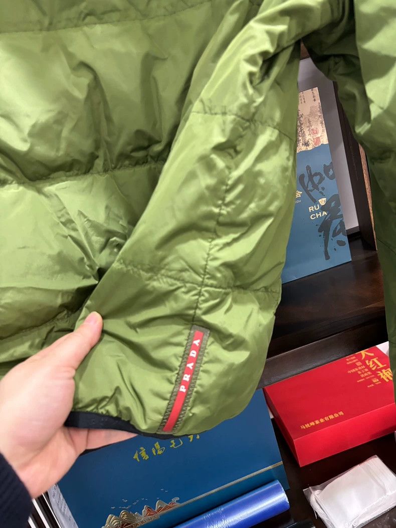 Prada Prada Green Puffer Jacket with Small Pocket Size US L / EU 52-54 / 3 - 3 Thumbnail