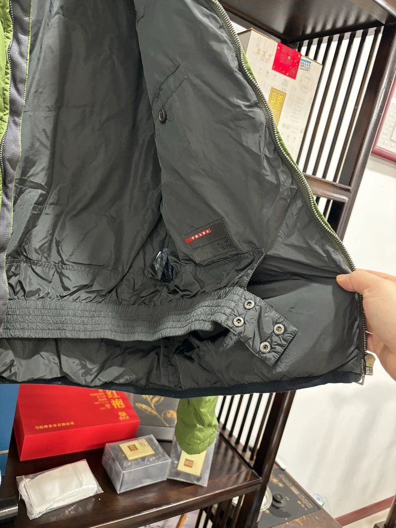 Prada Prada Green Puffer Jacket with Small Pocket Size US L / EU 52-54 / 3 - 4 Thumbnail