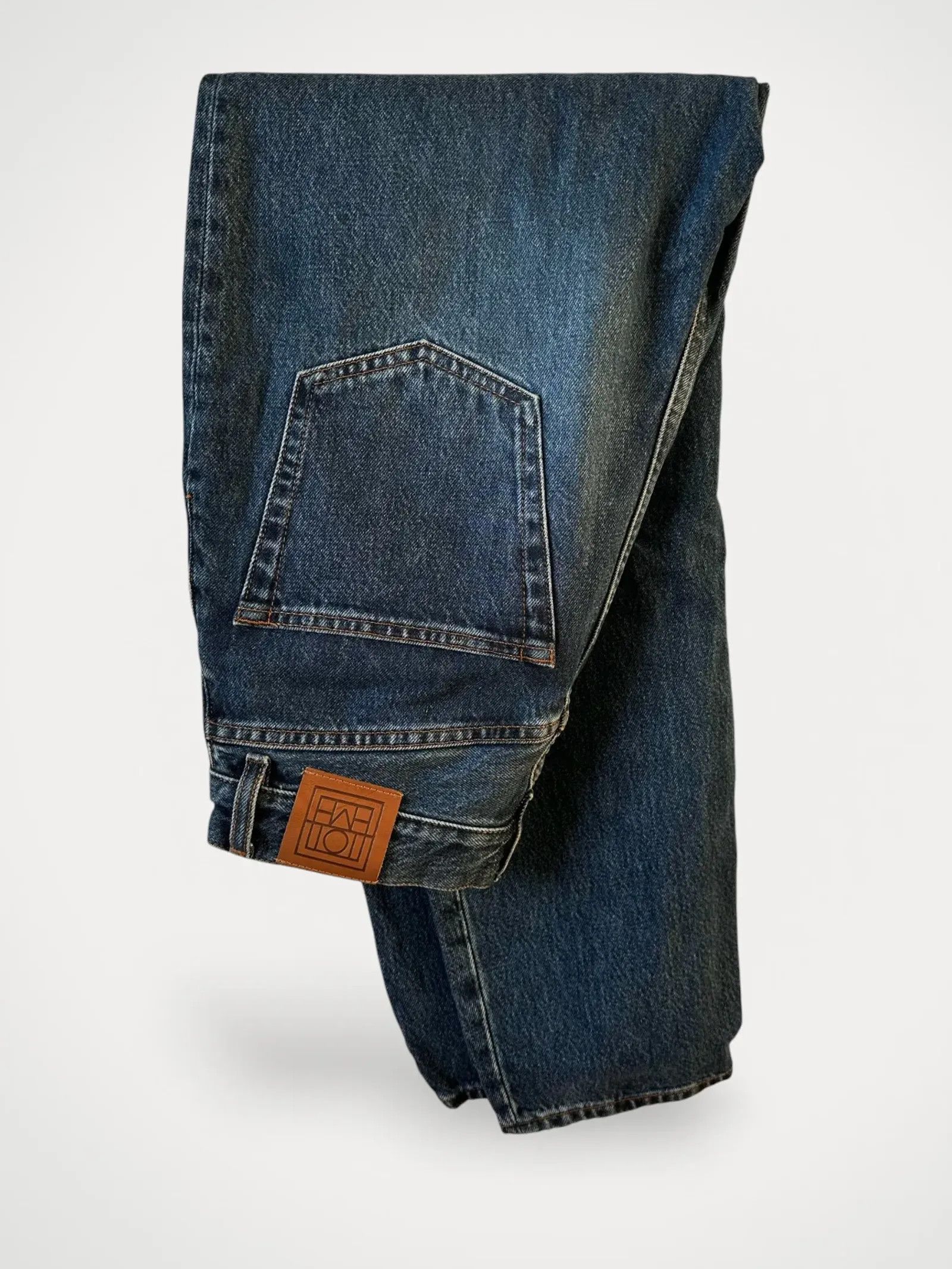 Toteme Toteme Tapered Leg Denim Jeans Size 26" / US 2 / IT 38 - 2 Thumbnail