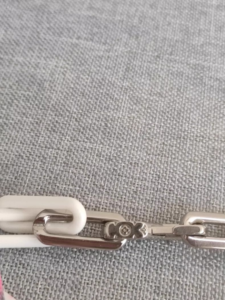 Louis Vuitton Louis Vuitton Ceramic Logo Bamboo Necklace Size ONE SIZE - 3 Thumbnail
