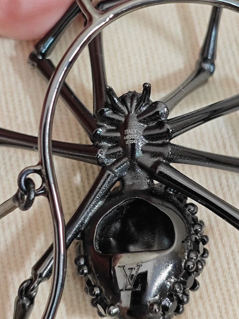 Louis Vuitton Louis Vuitton Spider Earrings with Rhinestones Size ONE SIZE - 4 Thumbnail