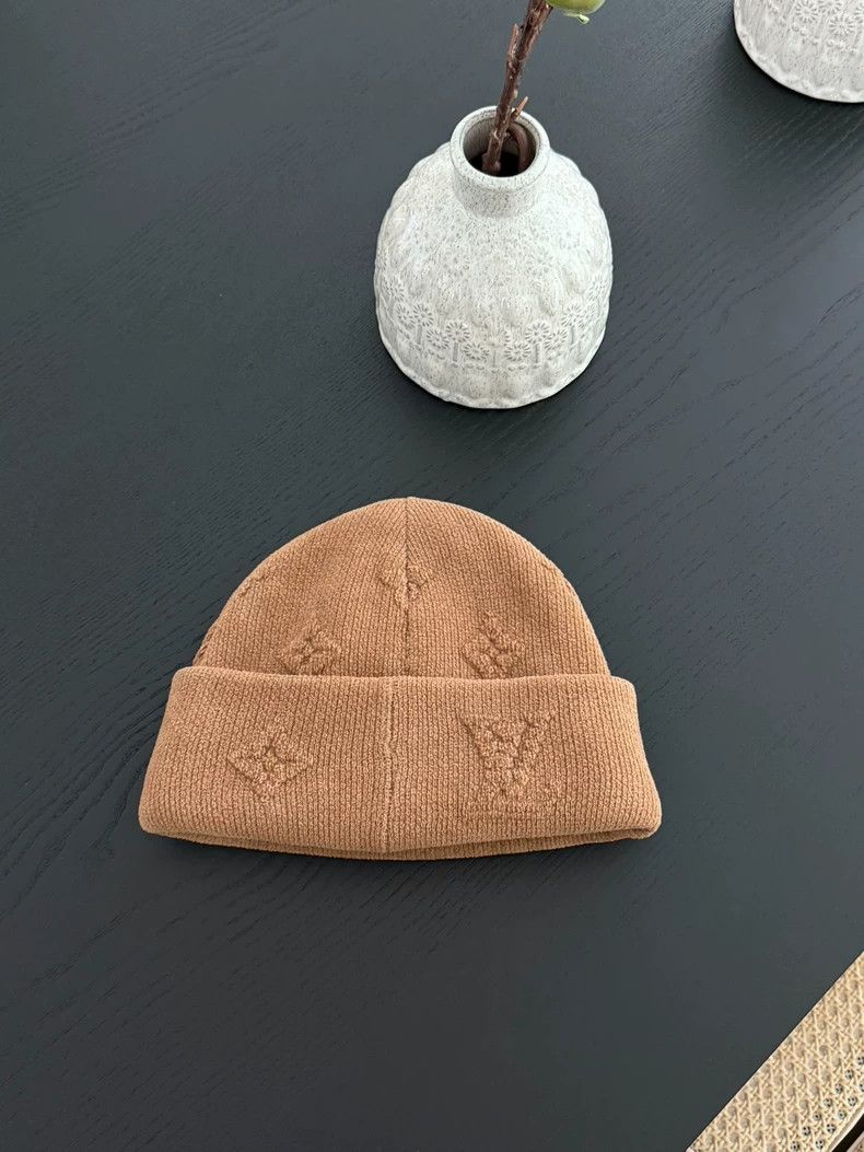 Louis Vuitton Louis Vuitton Knitted Cold Hat in Brown Size ONE SIZE - 2 Thumbnail