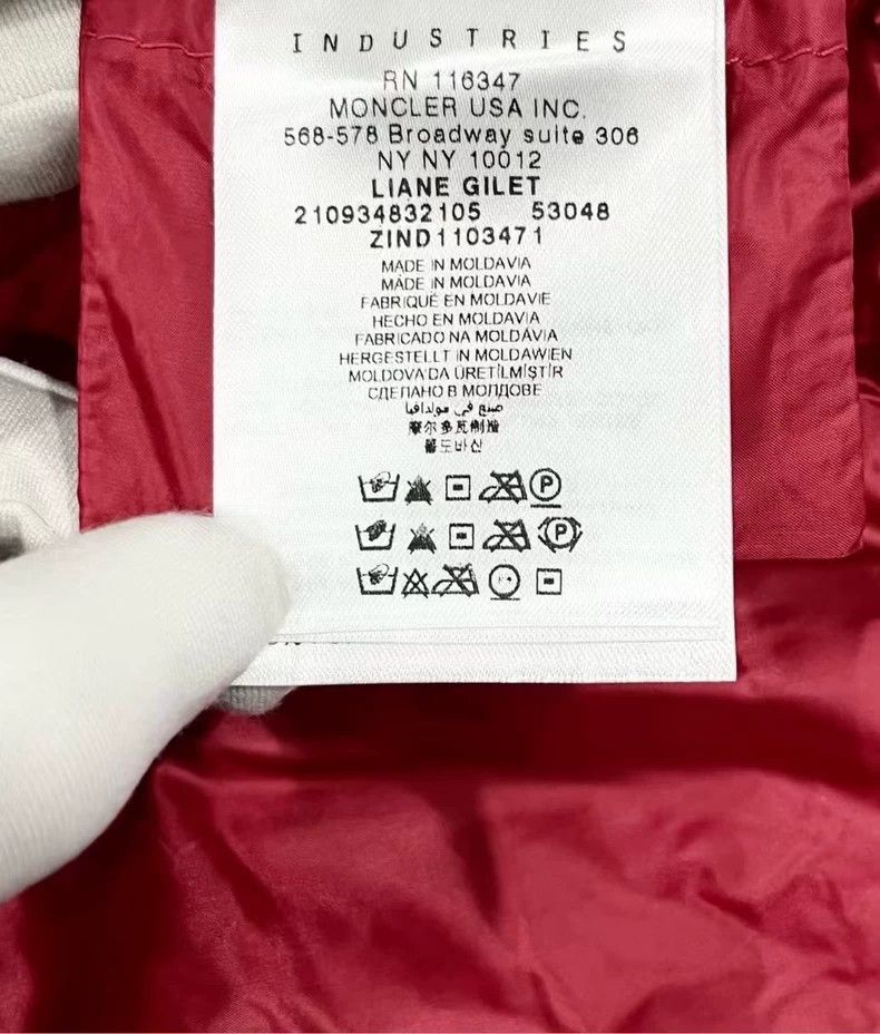 Moncler Red Logo Padded Vest by Moncler Size US M / EU 48-50 / 2 - 4 Thumbnail