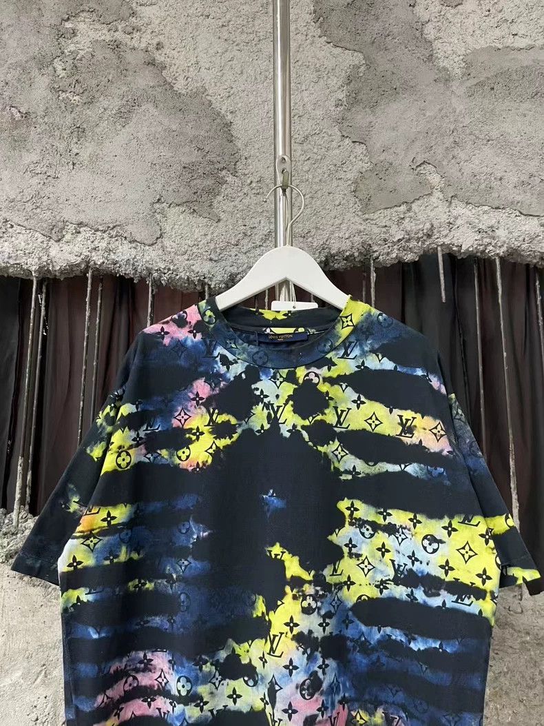 Louis Vuitton Louis Vuitton Tie-Dye Short Sleeve Top Size US M / EU 48-50 / 2 - 3 Thumbnail