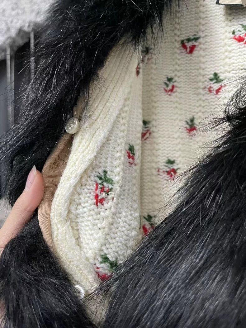 Gucci Gucci Wool Cardigan with Detachable Fur Collar Size US L / EU 52-54 / 3 - 5 Thumbnail