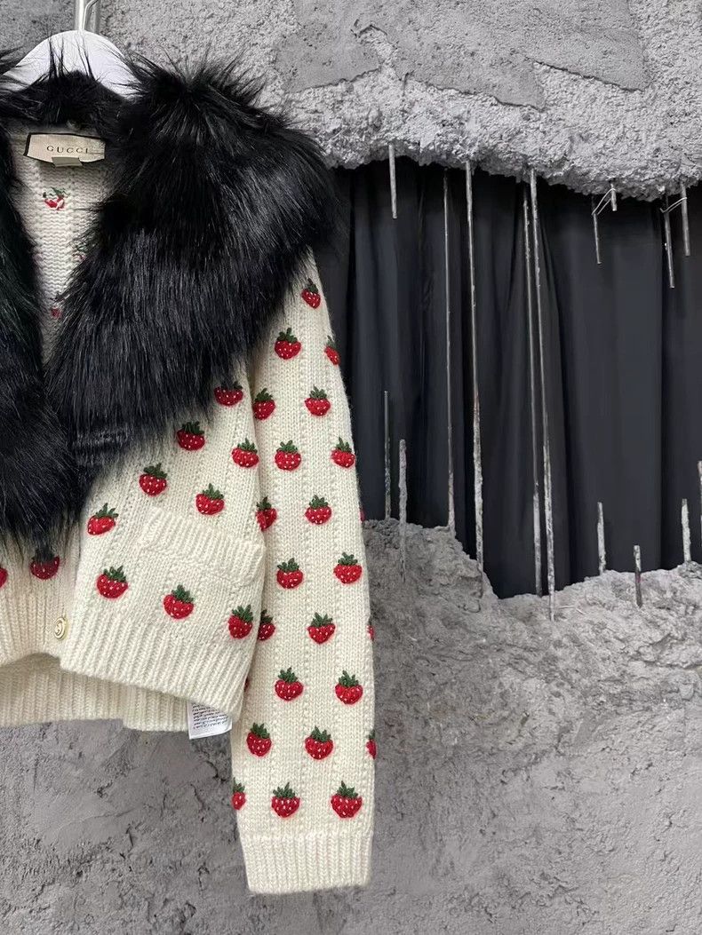 Gucci Gucci Wool Cardigan with Detachable Fur Collar Size US L / EU 52-54 / 3 - 4 Thumbnail