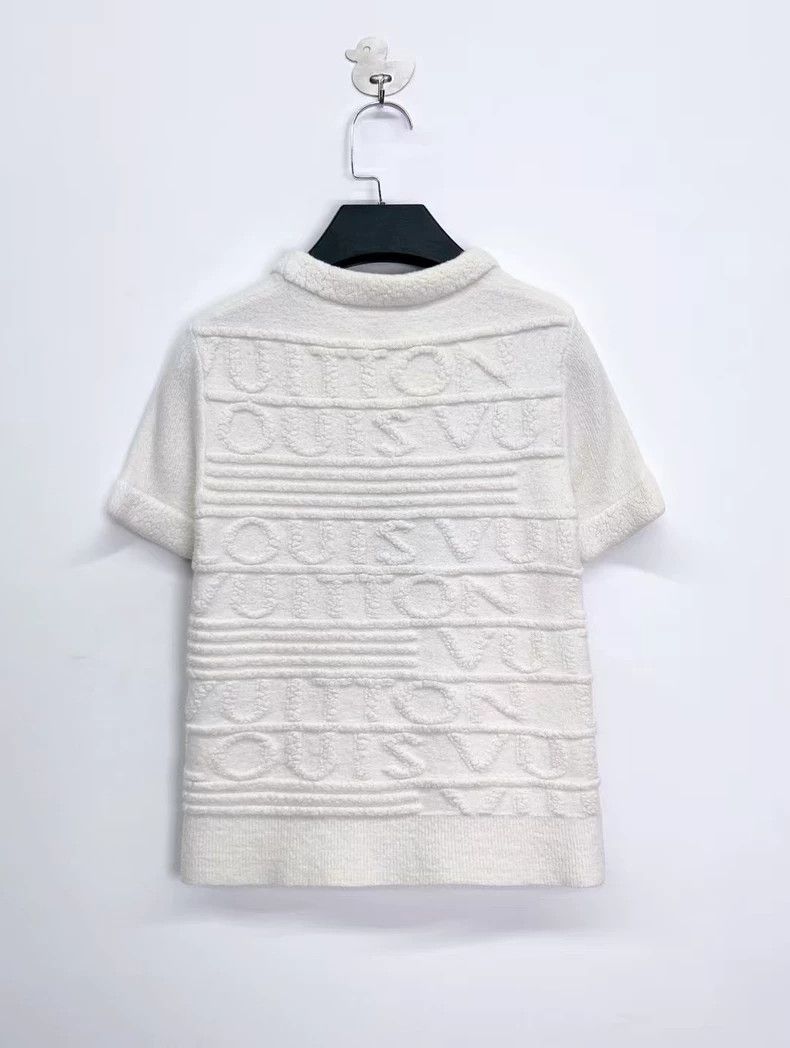 Louis Vuitton Louis Vuitton Cream Short Sleeve T-Shirt Size US S / EU 44-46 / 1 - 2 Thumbnail