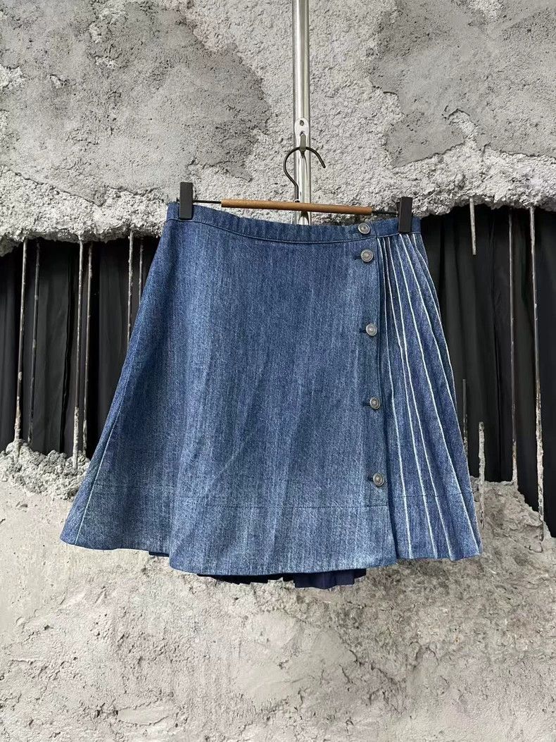 Dior Dior Pleated Denim Skirt with Buttons Size US 40 / EU 56 - 2 Thumbnail
