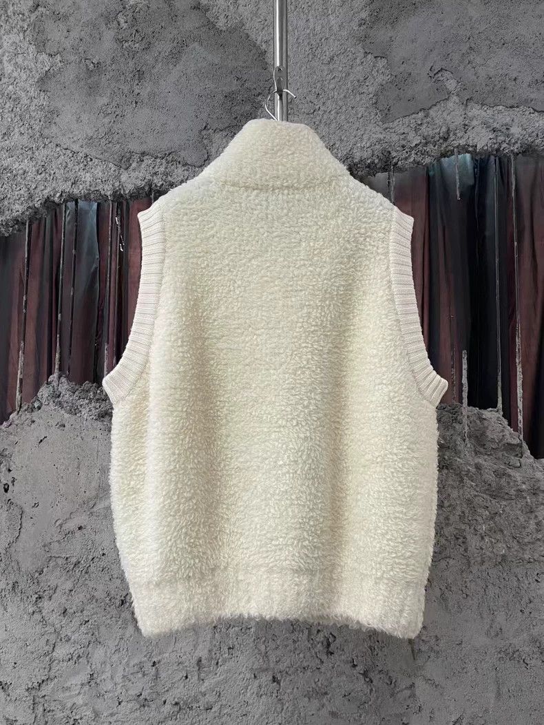 Dior Dior Shearling Vest with Horn Buckles Size US S / EU 44-46 / 1 - 2 Thumbnail
