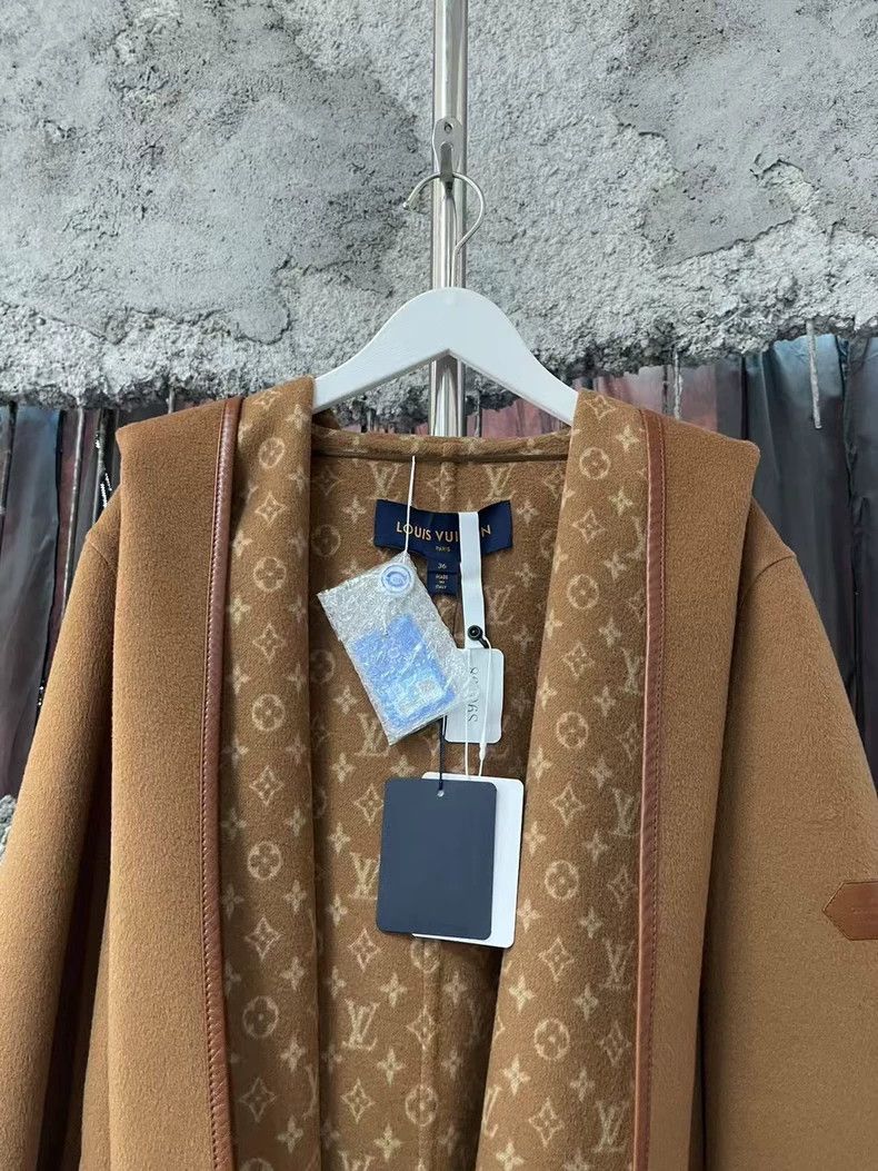 Louis Vuitton Louis Vuitton Brown Hooded Coat Size US S / EU 44-46 / 1 - 3 Thumbnail