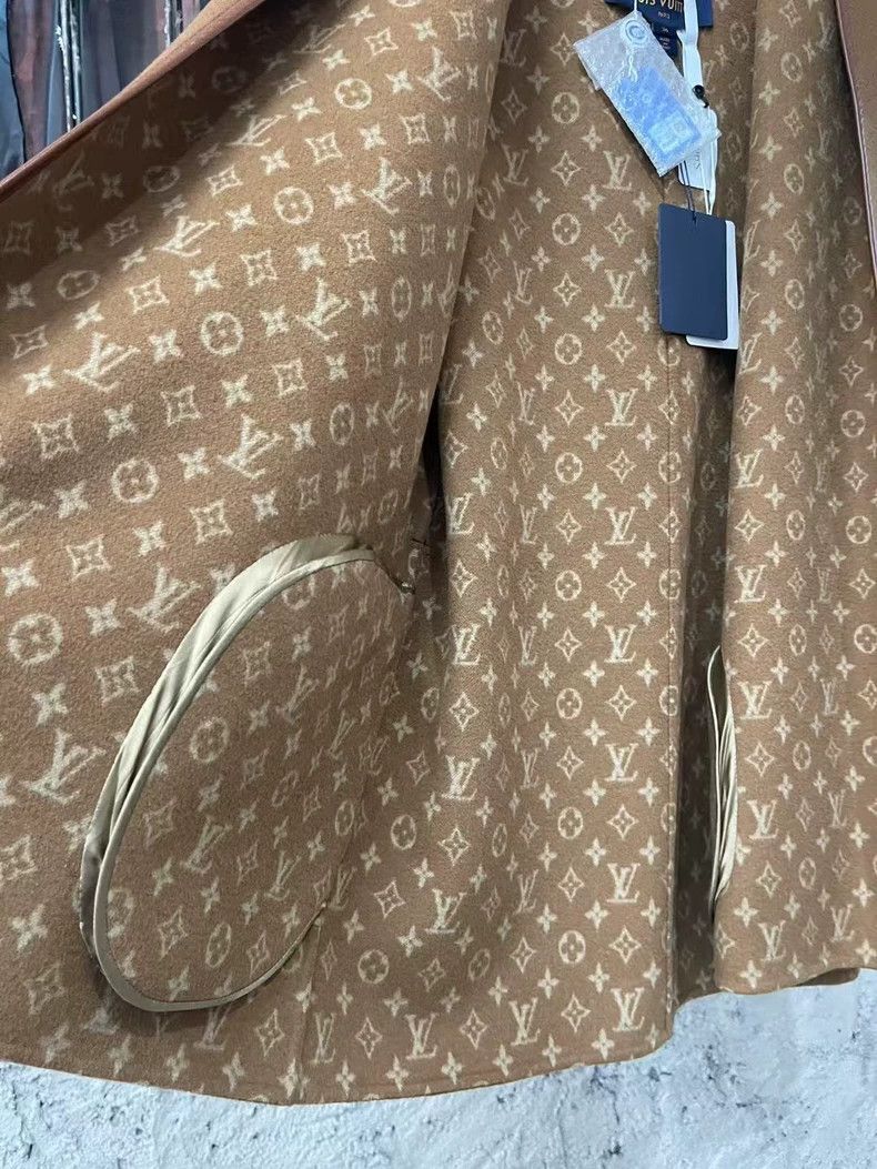 Louis Vuitton Louis Vuitton Brown Hooded Coat Size US S / EU 44-46 / 1 - 6 Thumbnail