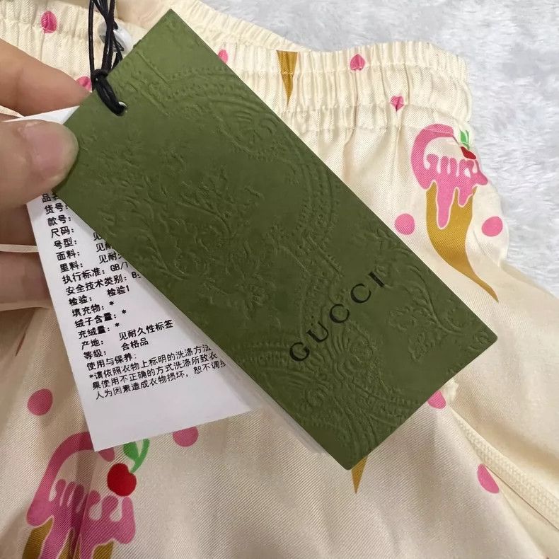 Gucci Gucci Ice Cream Print Silk Shorts Size US 26 / EU 42 - 4 Thumbnail