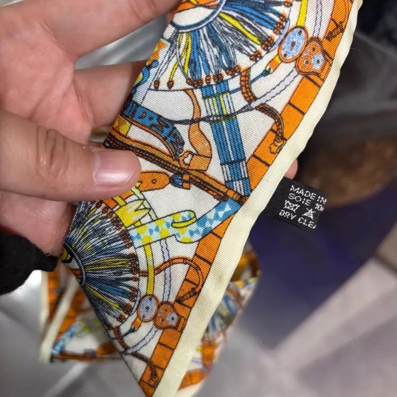 Hermes Hermes Patterned Silk Scarf with Box Size ONE SIZE - 3 Thumbnail