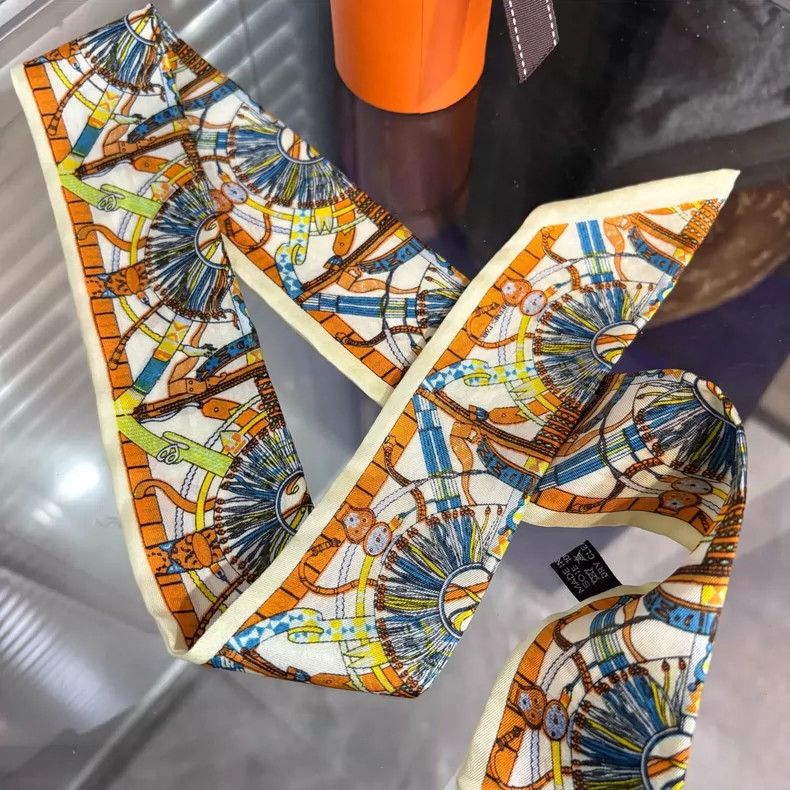 Hermes Hermes Patterned Silk Scarf with Box Size ONE SIZE - 2 Thumbnail