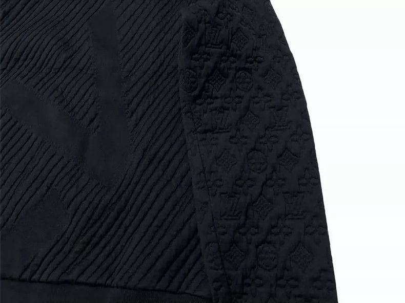 Louis Vuitton Louis Vuitton Black Embossed Sweatshirt Size US S / EU 44-46 / 1 - 3 Thumbnail