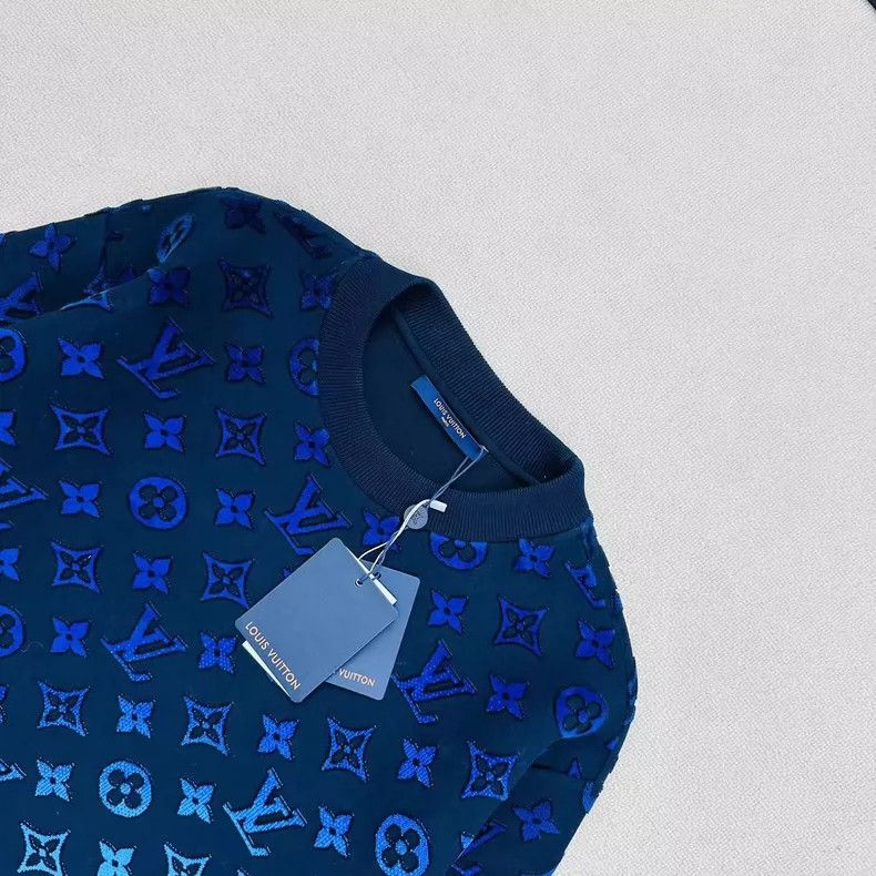 Louis Vuitton Louis Vuitton Gradient Print Sweatshirt Size S Size US S / EU 44-46 / 1 - 3 Thumbnail