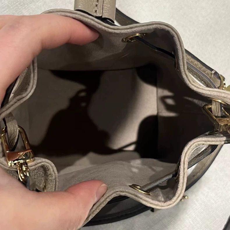 Louis Vuitton Louis Vuitton Elephant Gray Bucket Bag Size ONE SIZE - 5 Thumbnail