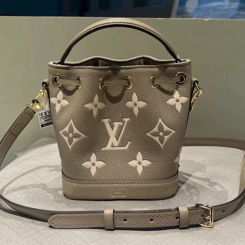 Louis Vuitton Louis Vuitton Elephant Gray Bucket Bag Size ONE SIZE - 2 Thumbnail