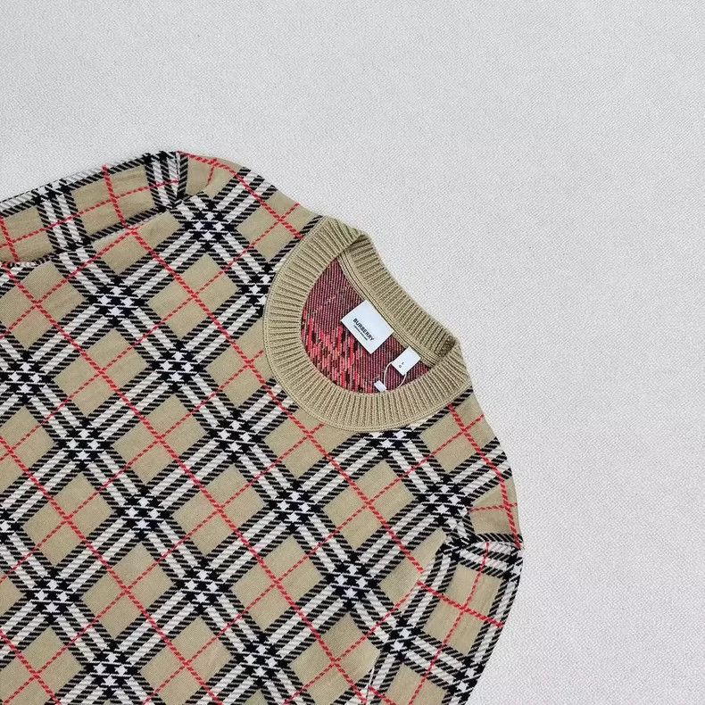 Burberry Burberry Classic Check Round Neck Sweater Size US L / EU 52-54 / 3 - 3 Thumbnail