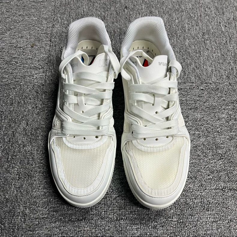 Louis Vuitton Louis Vuitton White Low Top Lace Up Sneakers Size US 6 / EU 39 - 2 Thumbnail