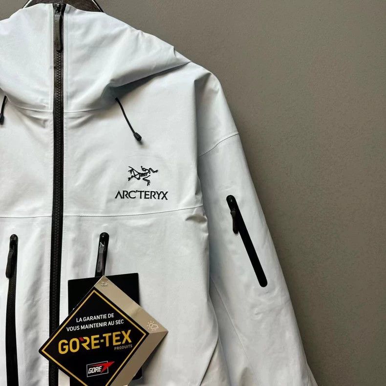 Arc'teryx Arcteryx Alpha SV Shield Jacket in Blue Size US XL / EU 56 / 4 - 2 Thumbnail