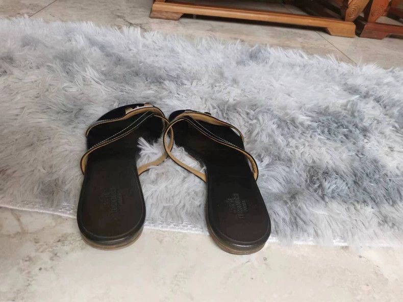 Hermes Hermes Black Sandals for Women Size 36.5 Size US 6.5 / EU 39-40 - 4 Thumbnail