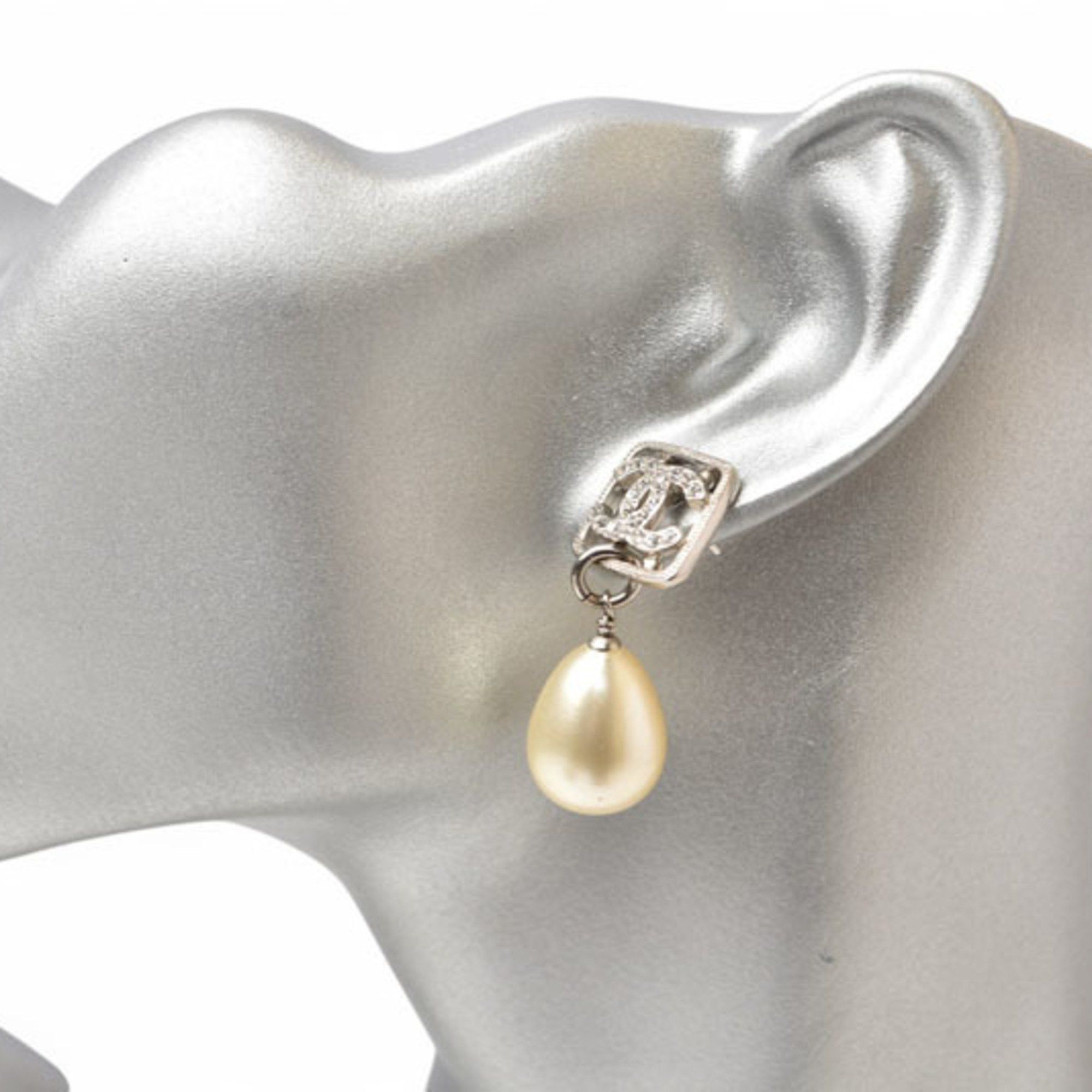Chanel Chanel Earrings CHANEL CC Motif Coco Mark Rhinestone Swing Pearl Silver White F20 Size ONE SIZE - 6 Thumbnail