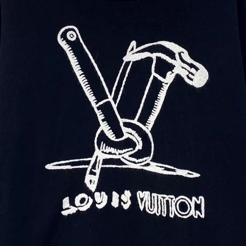 Louis Vuitton Louis Vuitton Black Logo Embroidered Sweatshirt Size US XL / EU 56 / 4 - 4 Thumbnail