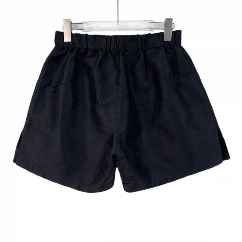Miu Miu MiuMiu Black Floral Embroidery Casual Shorts Size US 36 / EU 52 - 2 Thumbnail