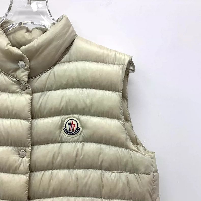 Moncler Moncler Beige Sleeveless Down Vest with Logo Size US XS / EU 42 / 0 - 3 Thumbnail
