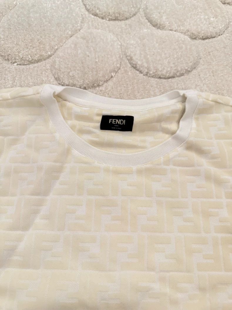 Fendi Fendi Unisex T-Shirt, Only Worn Once Size US S / EU 44-46 / 1 - 2 Thumbnail
