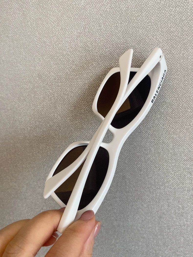 Balenciaga Balenciaga Classic White Sunglasses Size ONE SIZE - 9 Thumbnail