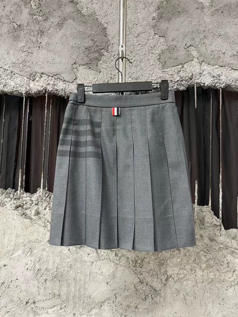 Thom Browne Thom Browne Gray Pleated Mini Skirt Size US 38 / EU 54 - 2 Thumbnail