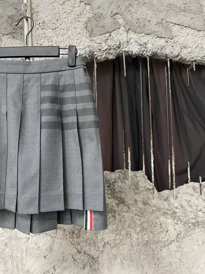 Thom Browne Thom Browne Gray Pleated Mini Skirt Size US 38 / EU 54 - 4 Thumbnail