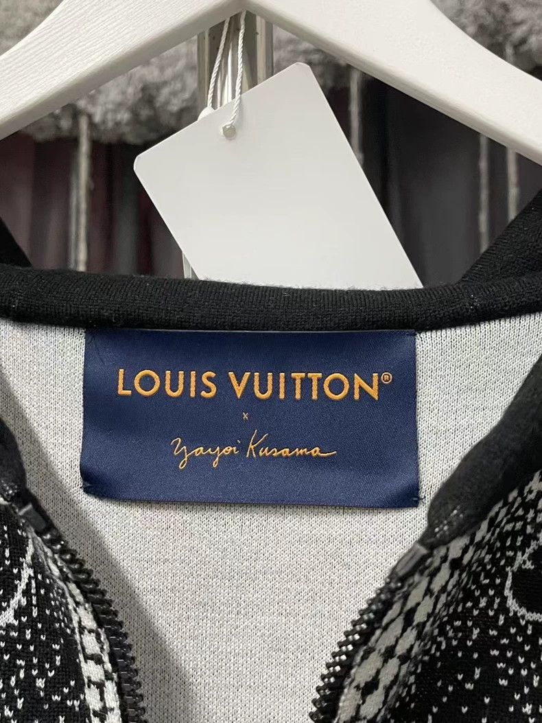 Louis Vuitton Louis Vuitton Zip Hoodie with Abstract Design Size US M / EU 48-50 / 2 - 6 Thumbnail