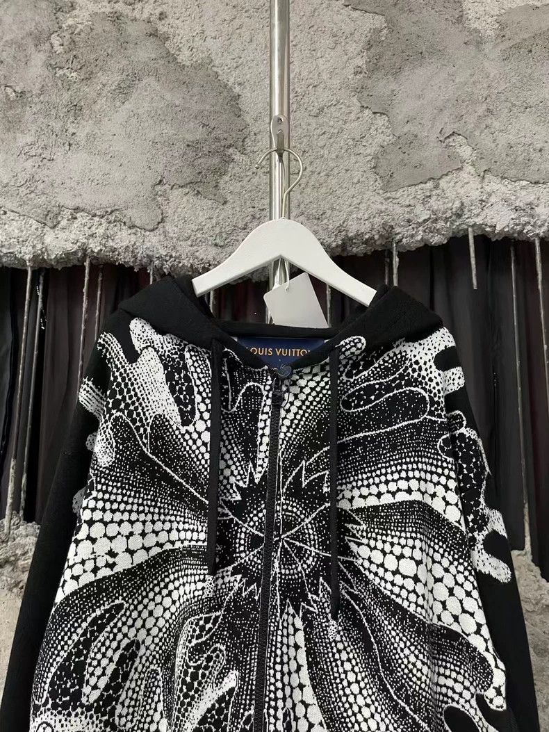 Louis Vuitton Louis Vuitton Zip Hoodie with Abstract Design Size US M / EU 48-50 / 2 - 3 Thumbnail