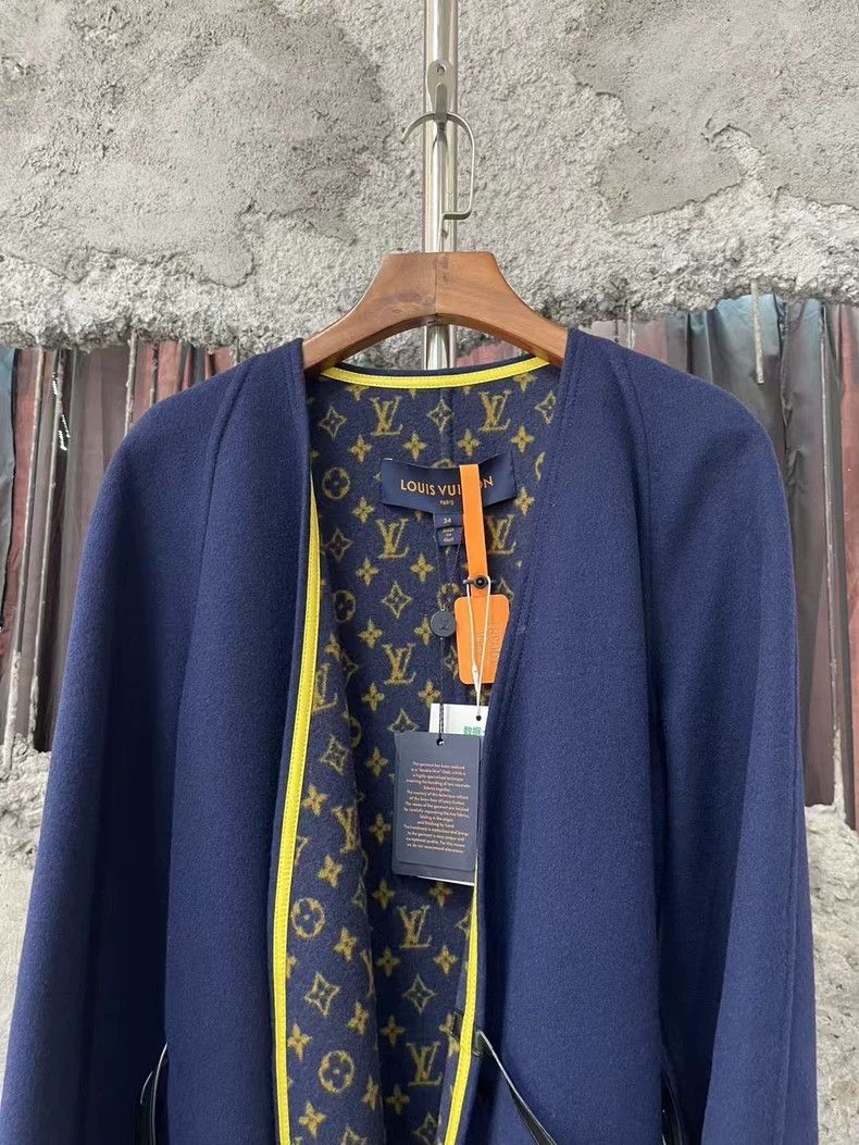 Louis Vuitton Louis Vuitton Navy Blue Wool Overcoat Size US S / EU 44-46 / 1 - 3 Thumbnail