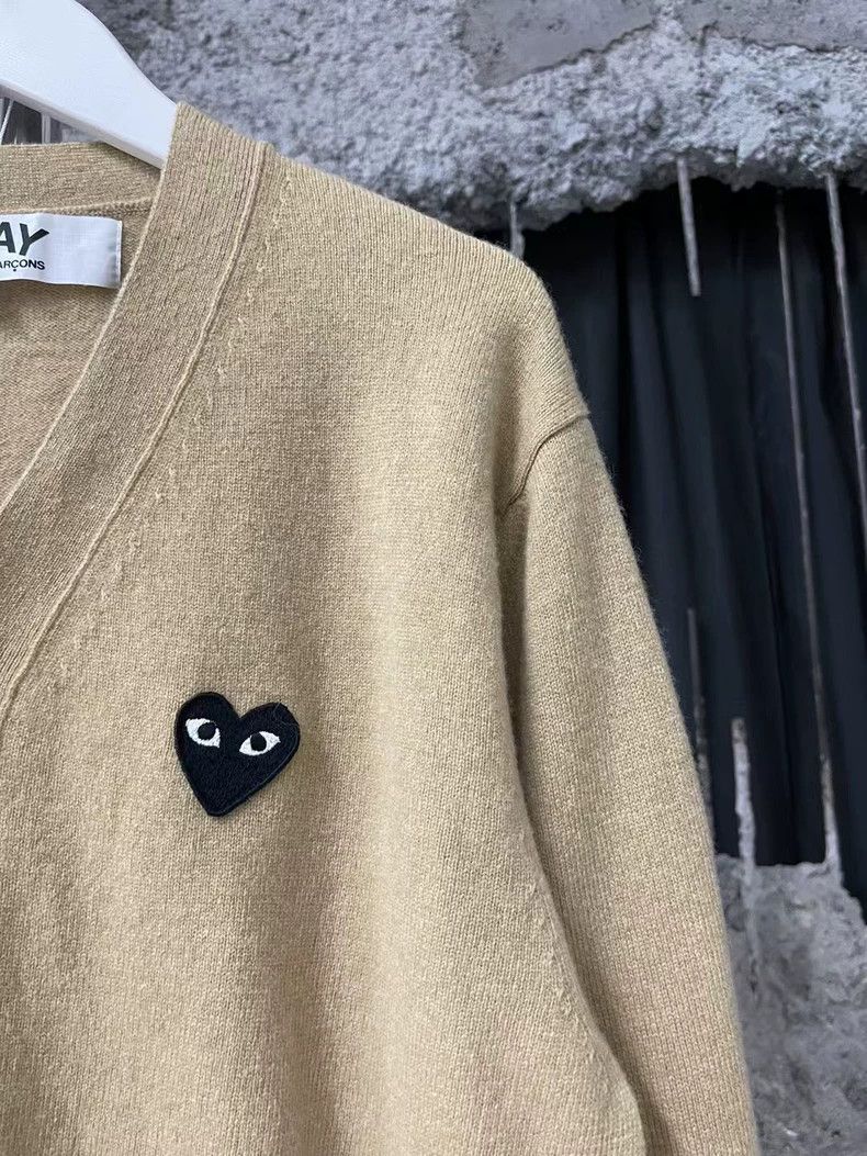 Comme des Garcons PLAY CDG Wool Cardigan with Heart Logo Size US L / EU 52-54 / 3 - 5 Thumbnail