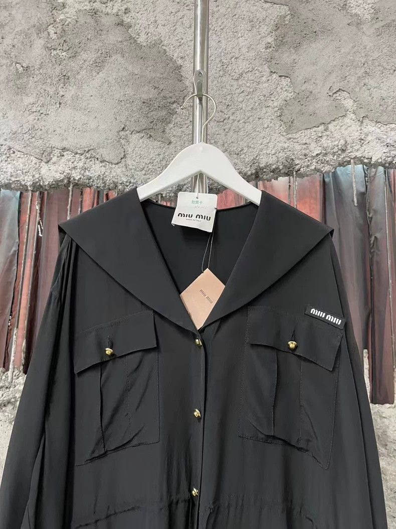 Prada Miu Miu Black Gold Button Navy Dress Shirt Size US M / EU 48-50 / 2 - 3 Thumbnail