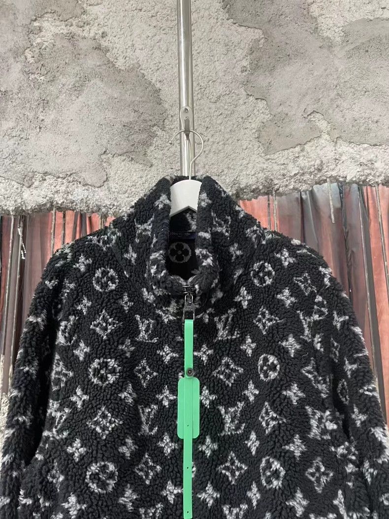 Louis Vuitton Louis Vuitton Black Teddy Coat Size US S / EU 44-46 / 1 - 3 Thumbnail