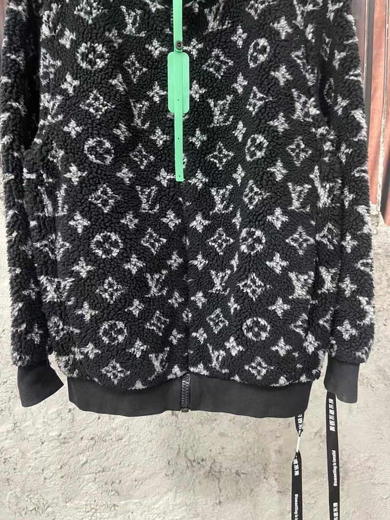 Louis Vuitton Louis Vuitton Black Teddy Coat Size US S / EU 44-46 / 1 - 4 Thumbnail